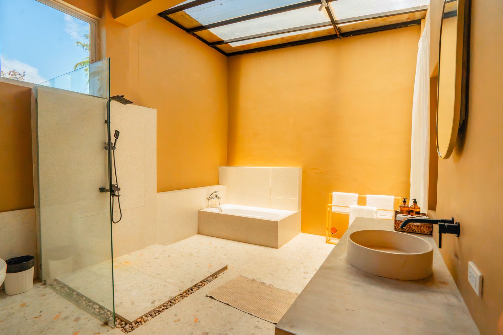 Junior Suite walk-in shower